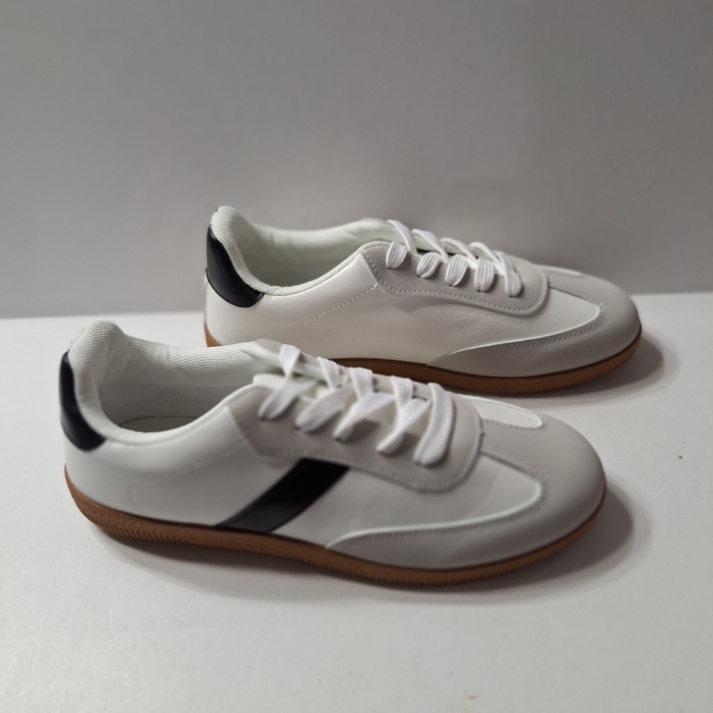 Soul Mates "NEW" White Black Retro Everyday Low Top Lace Up Sneakers Size 9